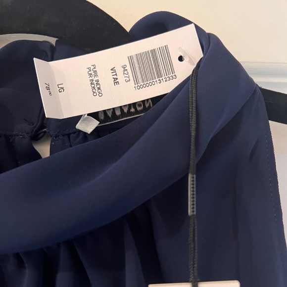 Babaton Navy sleeveless top - brand new with tags - Picture 2 of 3